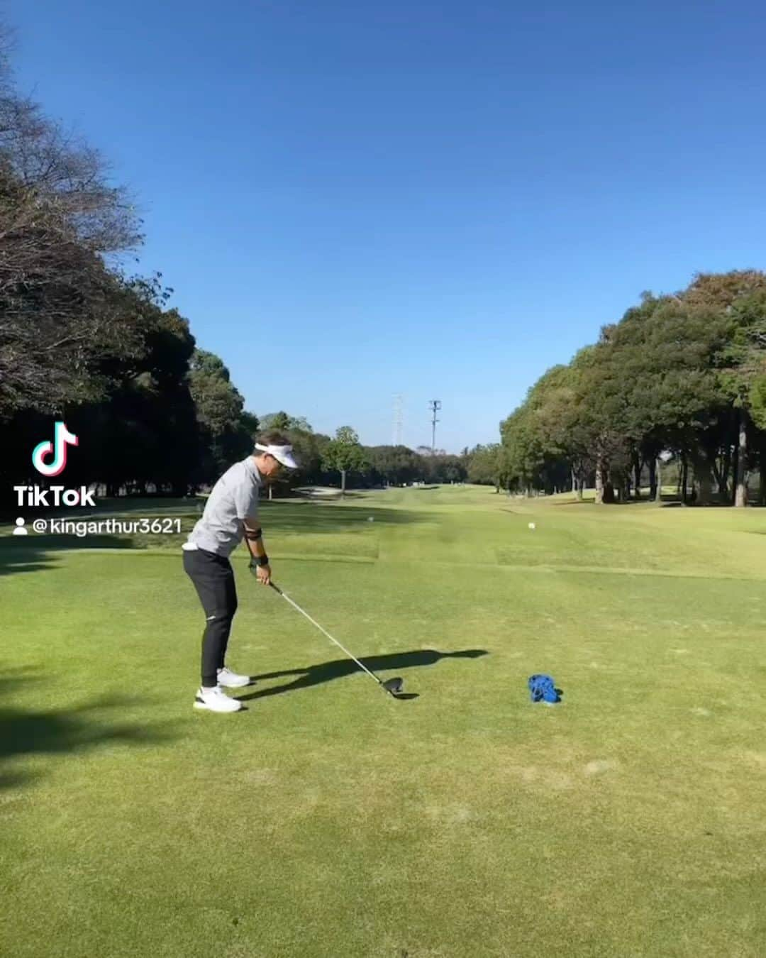 黒田アーサーのインスタグラム：「🅱️の会ゴルフ⛳️10月の陣！  お天気に恵まれて 最高のゴルフ日和でした😊👍  同組の栗さん(栗田貫一)、 西山美希ちゃん、 武田社長、 ありがとうございました！  栗さんとのラウンドはいつも楽しい🤣 美希ちゃんはもうすぐプロテスト3次‼️ 皆んなで応援してるから頑張ってね😤💪  アゼストグループ清水会長、 いつも本当に有り難うございます🙇‍♀️  #🅱️の会ゴルフ  #アゼストグループ  #アゼスポゴルフ  #西山美希プロ  #長嶺葉子プロ  #上野陽向プロ  #栗田貫一 #ゴルゴ松本  #tko木下 #deepゆういちろう  #ピンゴルフジャパン  #ピンアパレルジャパン  #メダリストジャパン  #シトリックアミノスーパーアイ」