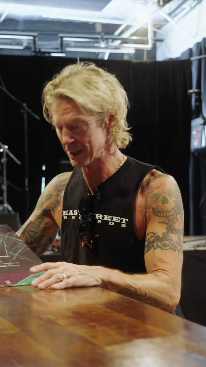 ダフ・マッケイガンのインスタグラム：「Duff on his latest single I Just Don’t Know feat. Jerry Cantrell. Watch all track by track commentary now at https://duffonline.com/releases/lighthouse (link in story)  #DuffMcKagan #duff #GunsNRoses #JerryCantrell #AliceInChains #lighthousealbum」