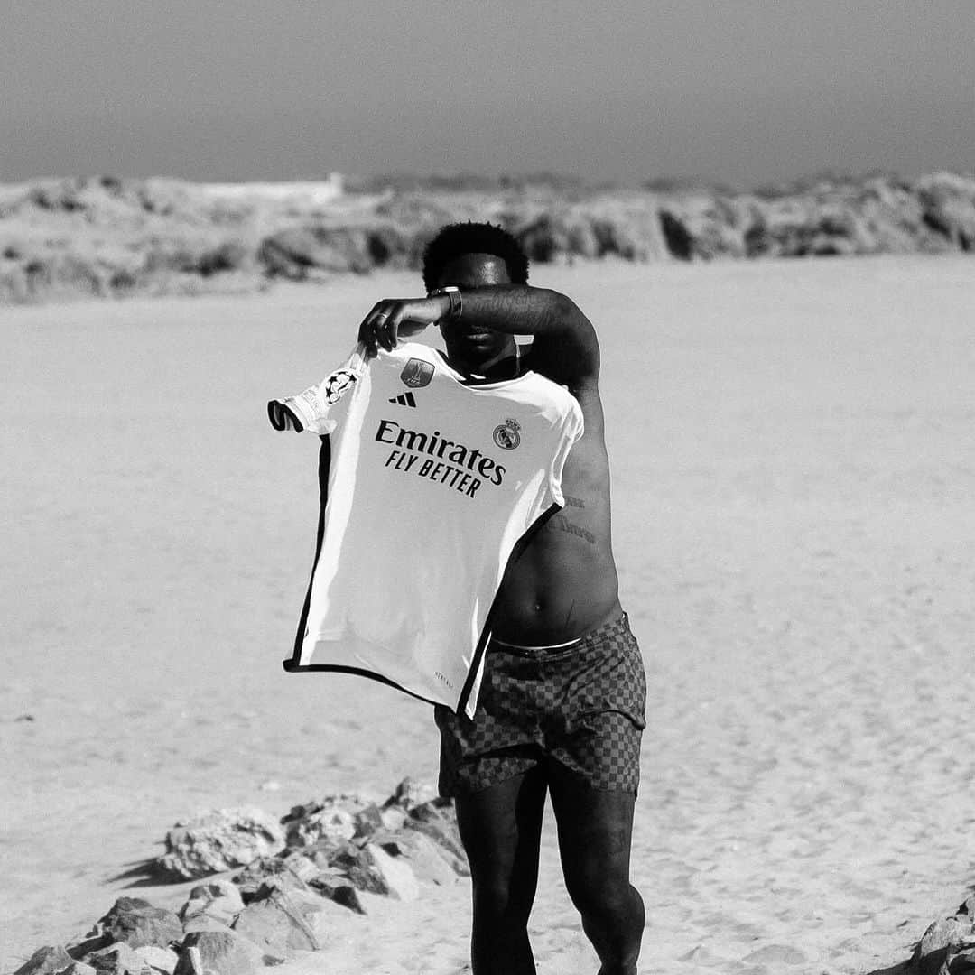 エルイェロ・エリアのインスタグラム：「Hala Madrid ⚪️⚪️」