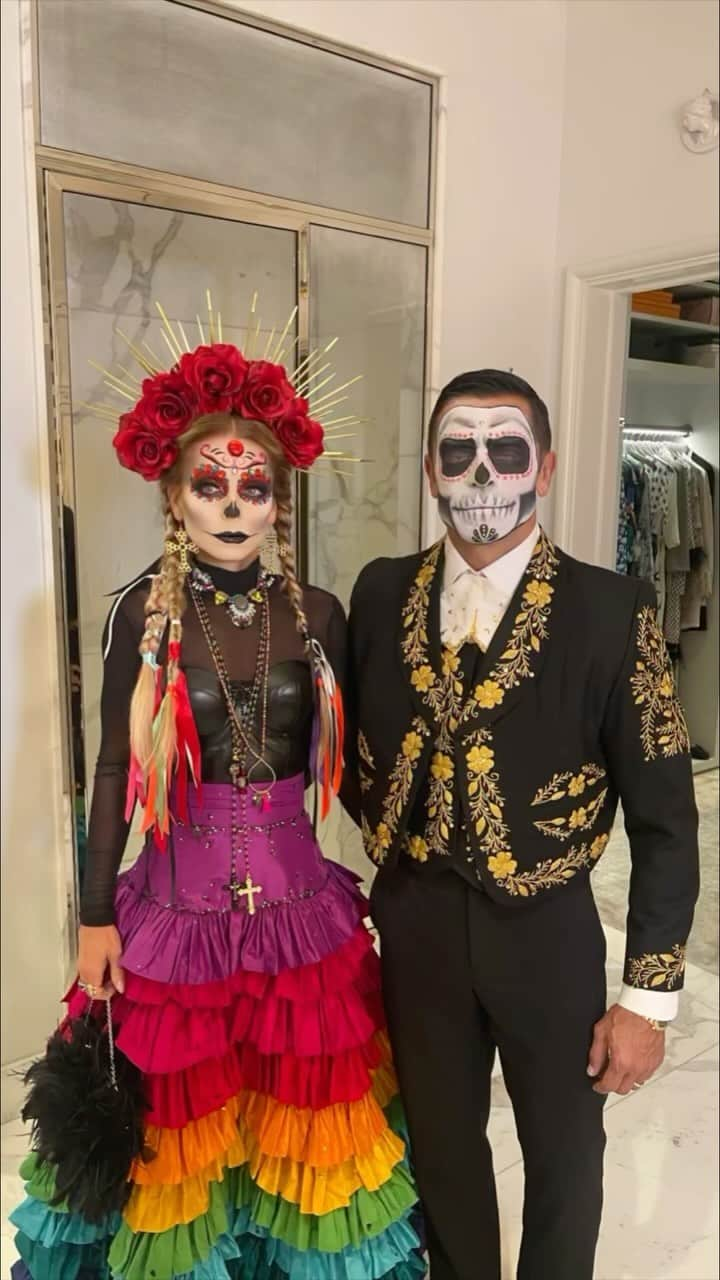 ケリー・リッパのインスタグラム：「Once Upon A Hulaween 2023 💀💀Congratulations to @BruceBozzi on your #GreenGodAward   Thanks @lilylove213 and @lilylacatrina for the beautiful inspiration!」