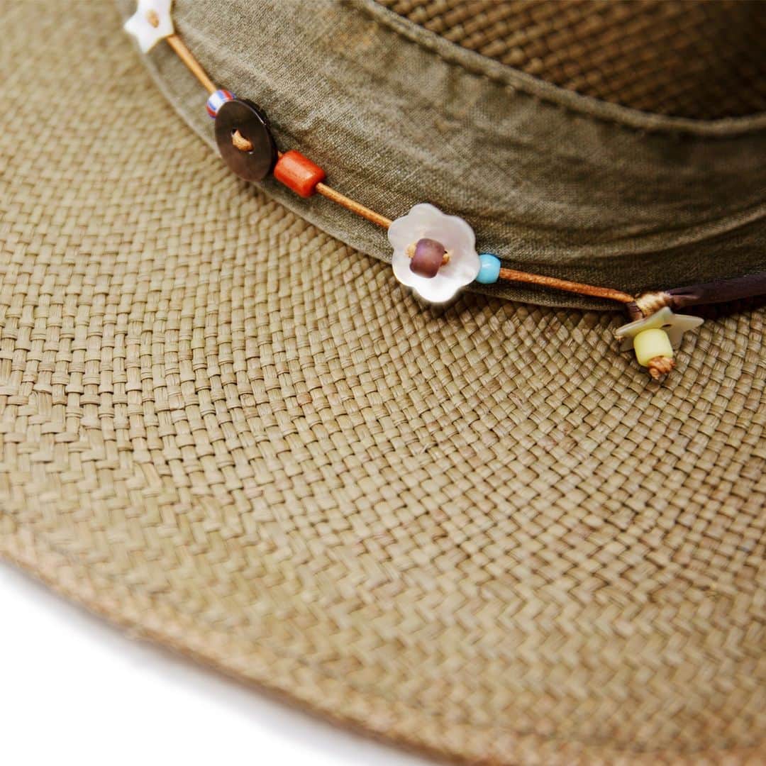 Nick Fouquetさんのインスタグラム写真 - (Nick FouquetInstagram)「Nick Fouquet Fall Winter 23 “Starry Nights”  Eclipse   Olive straw hat Tonal dead stock military canvas band  Handmade leather + fabric+ beads Mother of pearl wrap  Photography: Agata Serge @agataserge Stylist: Leon Salkin @leonsalkin  Model: Lauren Taylor @laurennttaylor」10月29日 2時01分 - nickfouquet