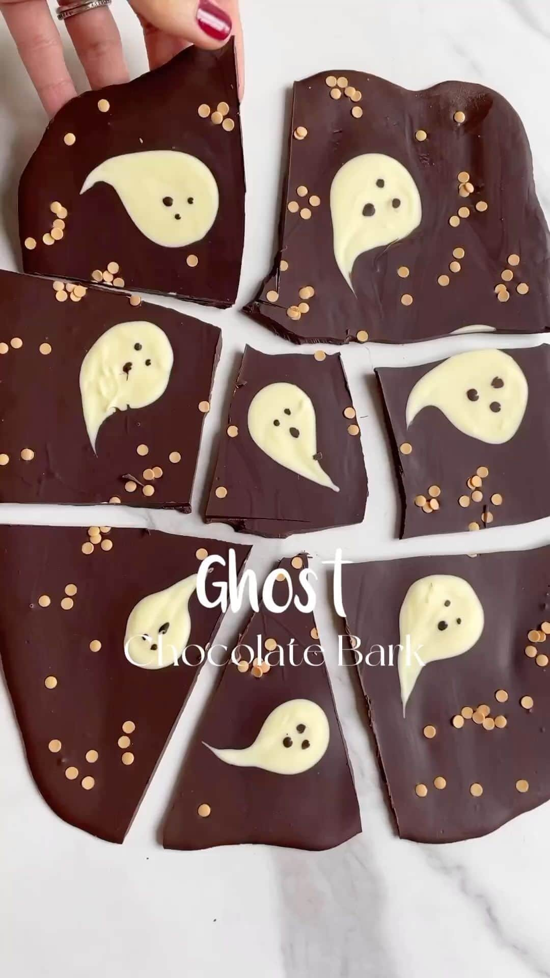 The Honest Companyのインスタグラム：「The Halloween treat you NEED this weekend!! 😍 🍫  📹| @healthyholme」