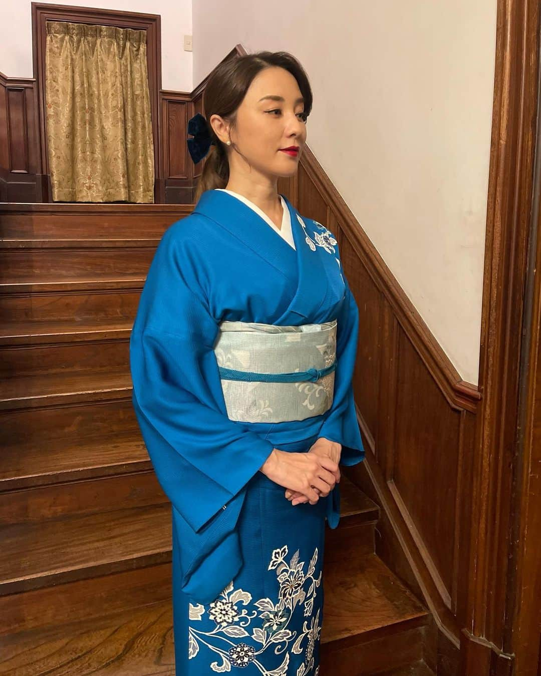 伊藤歩のインスタグラム：「紺碧色のお着物🩵💙🩵 A different Kimono coordinate.  . . . #japaneseculture  #kimono  #lovejapan  #discoverjapan」