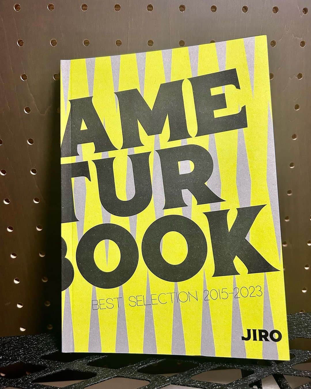 井澤惇のインスタグラム：「11/2に発売されるGLAYのJIROさんの単独書籍「CARAMEL RETURNS」にて友人関係者として参加しています。(光栄すぎる...)  普段知られてないJIROさんの特技をこの本内に記してますんで興味あったら見てください。笑  JIROさんって人柄がありのままに詰まっている本だなーって思いました！」