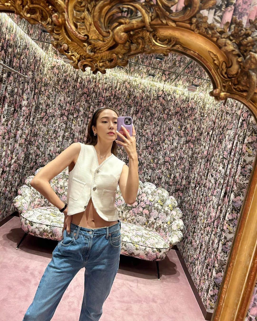 ジェシカ さんのインスタグラム写真 - (ジェシカ Instagram)「Fitting room selfies📸💜🌸😝」10月29日 11時24分 - jessica.syj