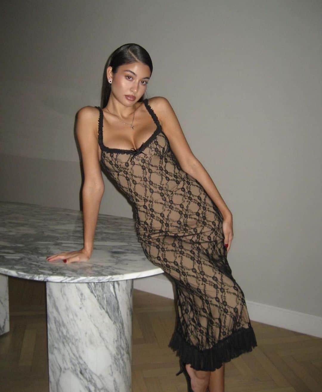tiger Mistのインスタグラム：「Make a statement in the Deja Dress. 🖤 As seen on @lena_helenabusch」