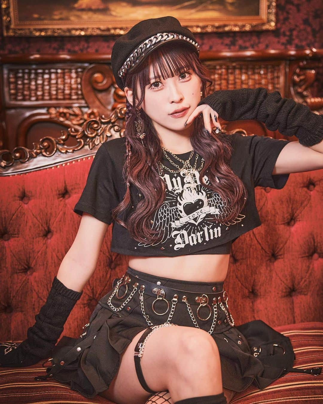 MyDearDarlin’のインスタグラム：「💛 咲真ゆか Yuka Sakuma  2023.11.09 MyDearDarlin'生バンド単独LIVE 『My Hot Darlin'❤️‍🔥』 @ Spotify O-EAST  ✨🎸ソロビジュアル公開✨🎸  ゴシックロックをイメージしたこの日のための新衣装です💀🖤  2023年11月9日にお披露目🆕 お楽しみに✨  #マイディア  #MyDearDarlin #アイドル #idol #バンド #生バンド #バンドセット」