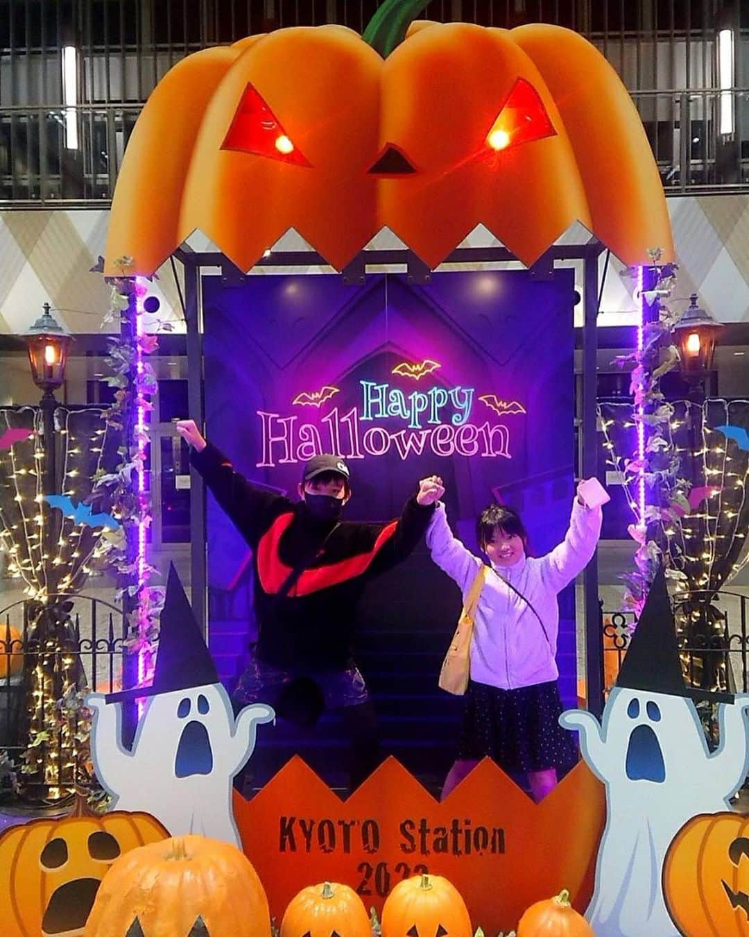 山内智恵さんのインスタグラム写真 - (山内智恵Instagram)「#京都イルミネーション　#京都ハロウィン #kyotostation #kyotohelloween  🐥 🐥 🐥 ママのプライベート アカウント @chieyamauchi   #山内智恵#mama #子育て」10月29日 12時28分 - chie_yamauchi