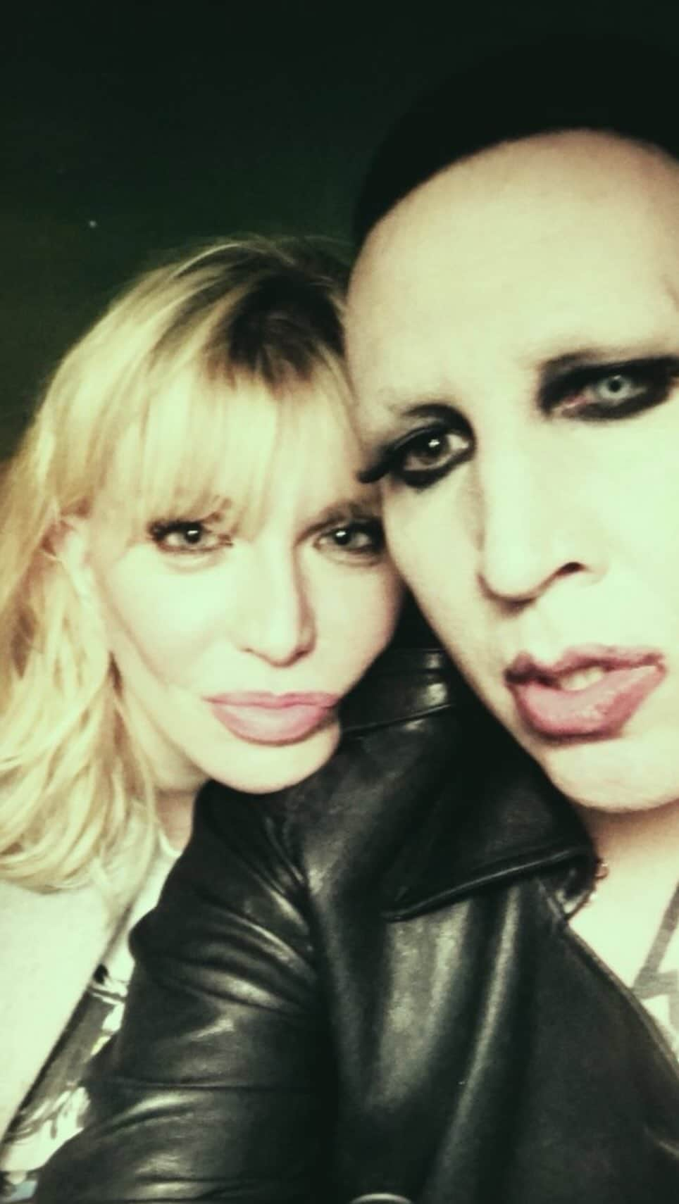 ポール・ノートンのインスタグラム：「In lieu of spooky season this moment always brings a chill up my spin. #hair for the Queen #courtneylove by Me. #marilynmanson #musicvideo」