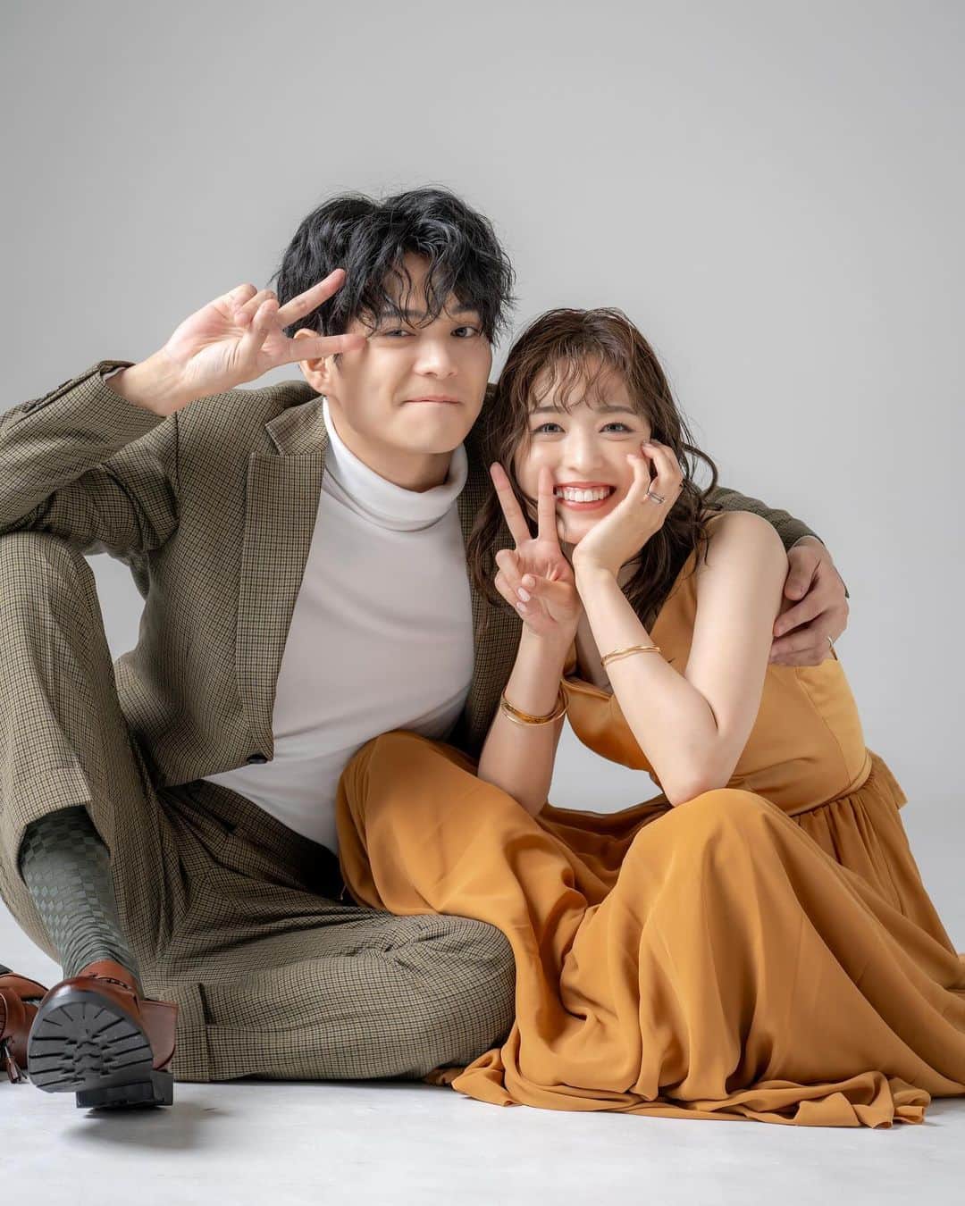 長谷川愛のインスタグラム：「先日、フォトウェディングを撮ってきました☺️  家族にも見てもらうために大阪に帰っての撮影でした✨ カメラマンは旦那さんのお父様📷  お仕事以外での撮影がすごく不思議な感じもしたし、 ウェディングドレスは初めて着たのでこの日はずっと ドキドキしていました♡  家族みんなで号泣したり、笑ったり、すごく楽しかったです。  改めてここまで育ててくれた両親に感謝します。 まだまだ沢山甘えるつもりではいますが、お父さんお母さんが教えてくれた大切な事を心に置きながら人としてしっかり成長していきます。ありがとう。  これからも私自身は何も変わらず、応援してくれる皆さんの心に沢山笑顔をプレゼント出来るように頑張っていきます☺️ 改めて、宜しくお願い致します！！！  今回、メイクを担当してくれたのはいつもライブの時にもお世話になっていて私の顔を知り尽くしてくれている、 林まきこさん( @hairmake_hayashima ) 本当にありがとうございました♡  そして撮影やドレス選び全てプロデュースしてくれたのは @team_snogy さん✨ 素敵な空間を沢山作ってくださいました😢 ありがとうございました。」