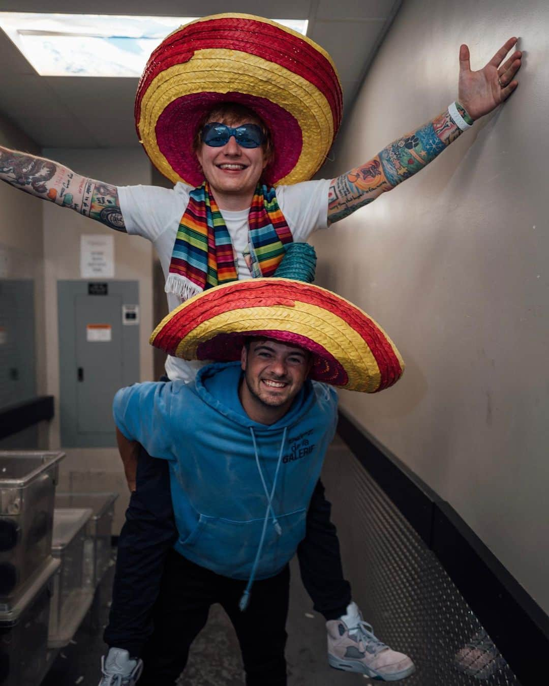 マーティン・ギャリックスのインスタグラム：「Happy halloween from Vegas ❤️ reunited! @teddysphotos」