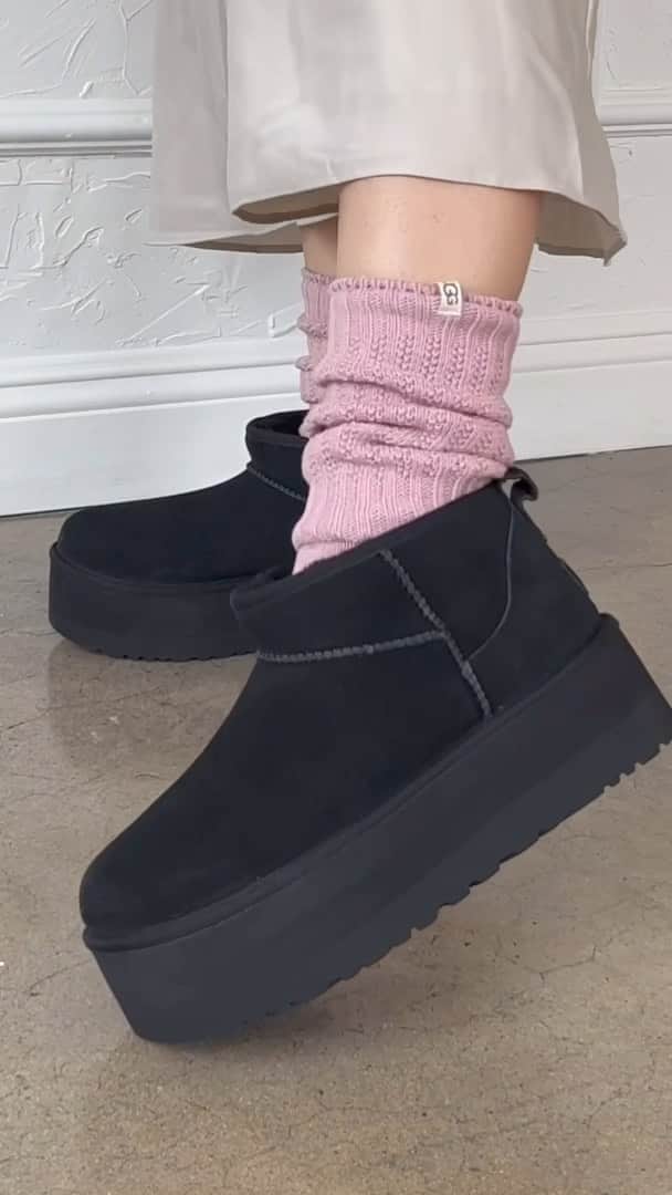 アグのインスタグラム：「If you’re team UGG boots + socks, here are some cute UGG sock options.  #UGG #FeelsLikeUGG」