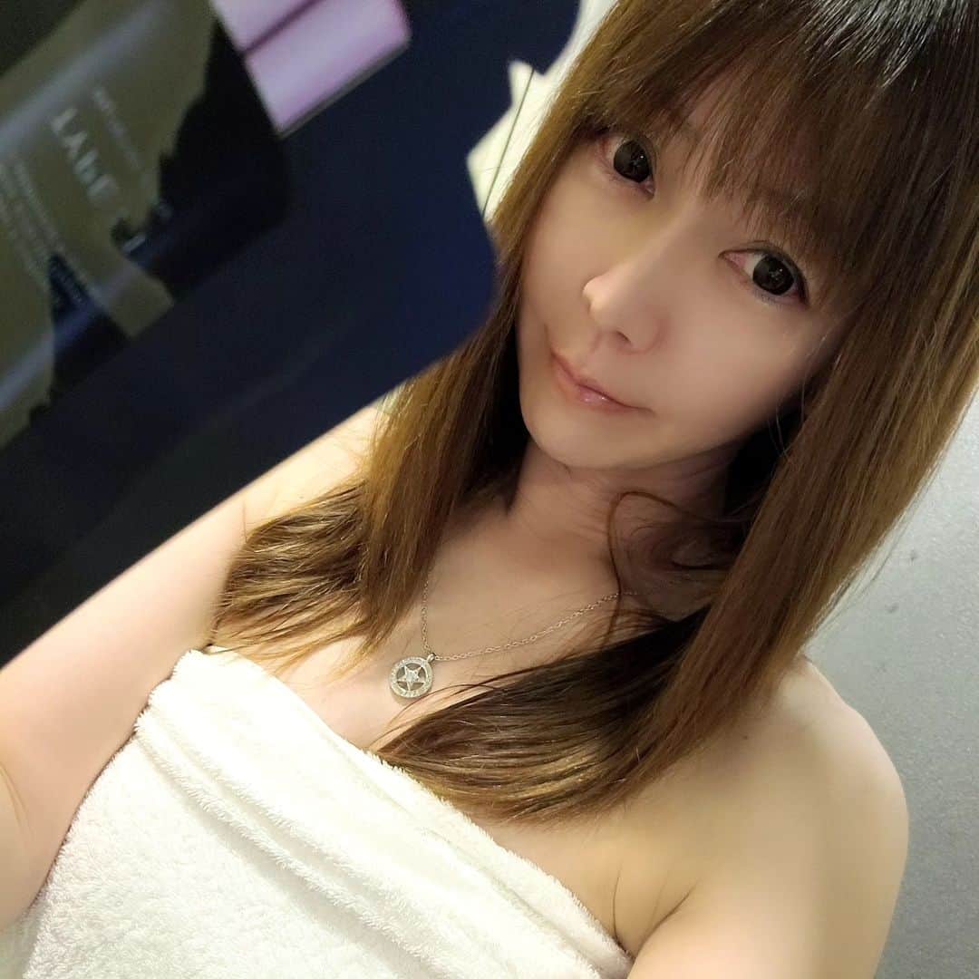 のインスタグラム：「⁡ 仕事終わって、シャワーして、⁡ ⁡パックしてねよっ💤」