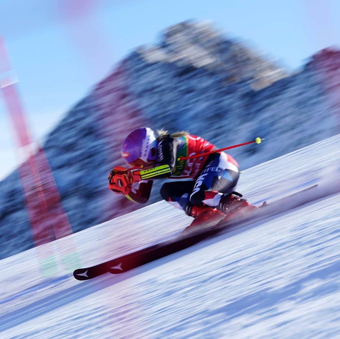 ミカエラ・シフリンのインスタグラム：「SZN 23/24 has officially begun! Congratulations Lara, @federicabrignone, and @petravlhova13 for next-level skiing today to start the season, and to @paulamoltzan (new @oakleyskiing fam!) especially for such an impressive second run…she literally said to me after the first run “Ugh, I’m still figuring this GS thing out…” and then went and did THAT on run 2—quick learner to say the least😂😳  @marybocock and @elisabethbocock, welcome to the World Cup stage! We can’t wait to see what you are able to do in the coming races… the sister force is strong 🤗  We’re all incredibly bummed for @ragmow’s DQ…it looks like there will be some very real “growing pains” (to say the least) implementing the new Fluoro rules and I really feel so sorry that she was the first of us to deal with this problem already today.   So excited to cheer on our boys tomorrow and especially my hero-with-benefits (HEHE) @akilde!!  Congrats to the best fan club in the world (@shiffrinfans) for snagging second in the fan club parade!! Thank you so much for your otherworldly support. 🦸🏼‍♀️❤️  And lastly, here’s the first of MANY “Thank Yous” to my team for your relentless work… I know you know this, but I literally can’t do this without you. Hope to show how grateful I am with a few better turns in the next races 😌 #weareskiing #stifelusskiteam」