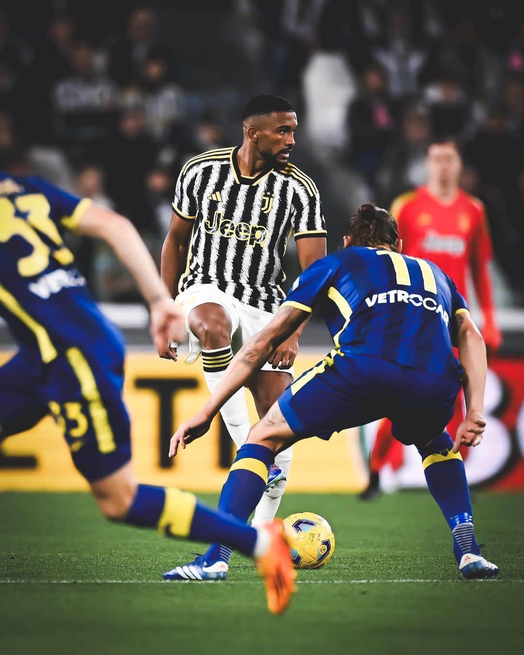 ユヴェントスFCのインスタグラム：「⚔️🏟️⚪️⚫️  #JuveVerona」