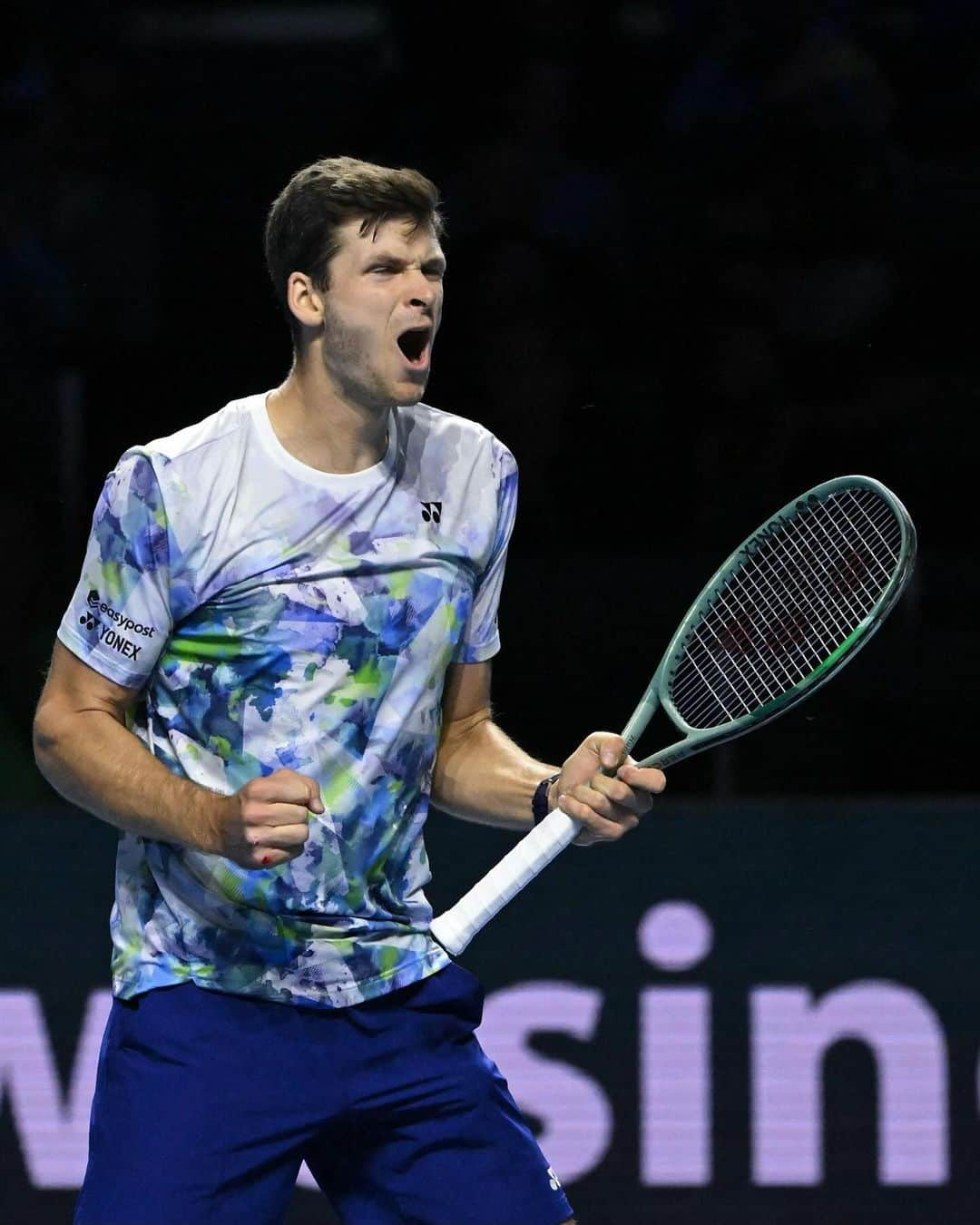 フベルト・フルカチュのインスタグラム：「Big battle against a great opponent today @ugohumbert 💯 Final feels!!! 🦁 @swissindoorsbasel_official  📸 Fabrice Coffrini/AFP via Getty Images 🎥 @tennistv | @atptour」