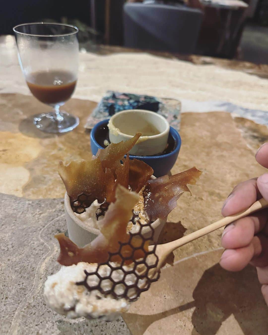 トームさんのインスタグラム写真 - (トームInstagram)「P I R A N H A & LLAMA! #HappyHalloween Dinner at @centralrest in #Lima #Peru currently rated Number 1 in the world @theworlds50best Pt 2 The experience is almost indescribable, extremely good, with a 14 course menu delineated by raw ingredients found at different altitudes, often served on these raw ingredients, and always served on raw marble and hand made paper, with bowls to match the food, and different individual hand made spoons for each course (each with their own ceramic or marble ‘igloos’) Excited, yet?! It’s like eating inside a #BottegaVenetta store, but more fun! Obviously I took all the paper. Pictures do not do any justice !   The menu by course and MILES BELOW SEA LEVEL (MBSL) and MILES ABOVE SEA LEVEL (MASL)  (Continuation from previous post) 10/ Amazonian Waters V.02 - 190 MASL - Pacu, watermelon, Amazonian Nut 11/ Desertic Forest - 180 MASL - Goat Neck, Olluco, Algarrobo Desert courses: 12/ Dry Forrest - 150 MASL - Algarrobo, Coconut, Maca Root  13/ Dry Tropic - 600 MASL - Macambo, High Altitude Mead, Lemon  14/ Cacao Chuncho - 1800 MASL - Mucilage, Seeds, Husk」10月29日 4時57分 - tomenyc