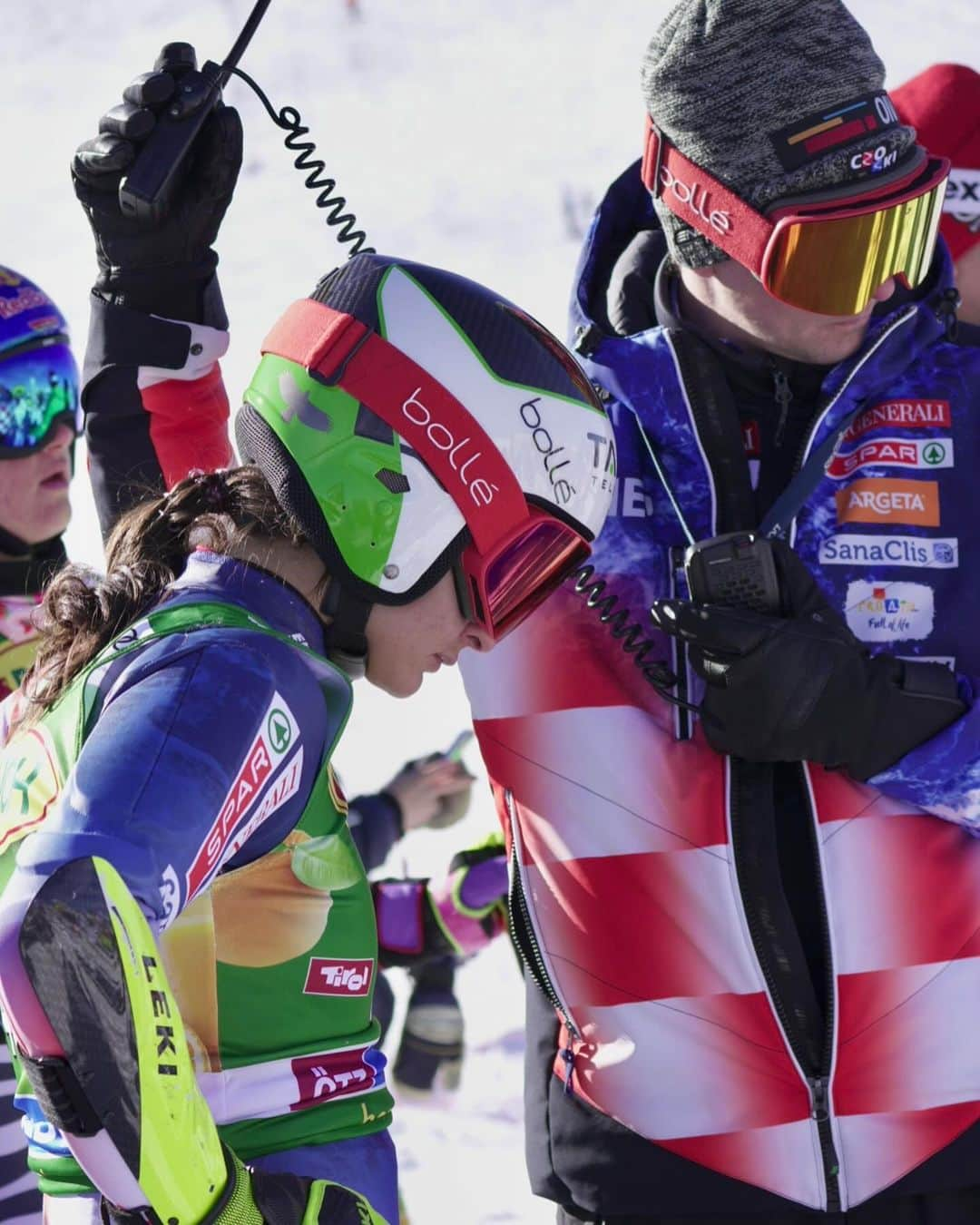 ロシニョールさんのインスタグラム写真 - (ロシニョールInstagram)「Today we had the chance to spend a whole « racing » day with @zrinkaljutic . 🤩⛷️ This, ends up the « Alpine Souls » journey with a fantastic 14th place to start the new World Cup season. This is not really the end, but just the beginning… the best is coming ! 💯  #anotherbestday #callingallheroes #AlpineSoulsseries」10月29日 4時58分 - rossignol