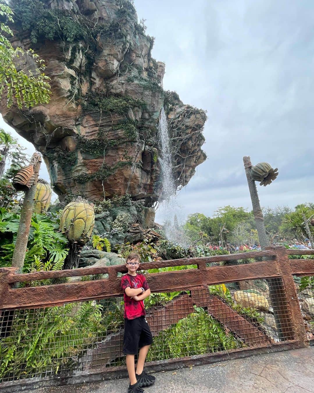 ジェイワウのインスタグラム：「Missing @disney 🏰」