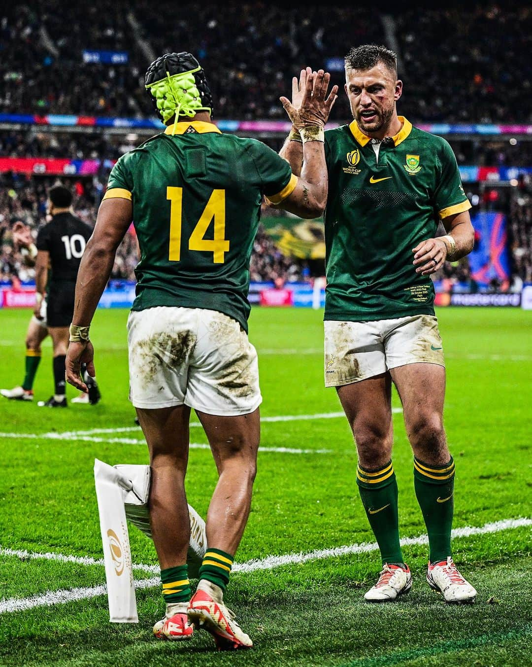 ラグビー南アフリカ代表さんのインスタグラム写真 - (ラグビー南アフリカ代表Instagram)「Heroic by the #Springboks 🏆 #StrongerTogether #RWCFinal #RSAvNZL」10月29日 6時08分 - bokrugby