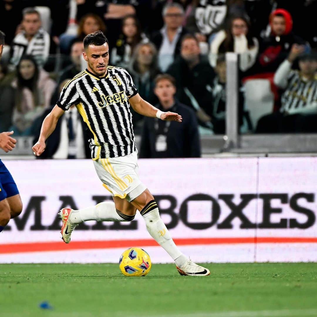 フィリップ・コスティッチのインスタグラム：「FINO ALLA FINE 💪⚪️⚫️   #JuveVerona | #SerieA | #WSA」