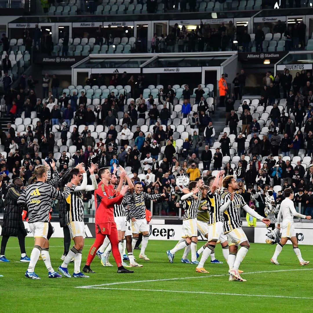 フィリップ・コスティッチさんのインスタグラム写真 - (フィリップ・コスティッチInstagram)「FINO ALLA FINE 💪⚪️⚫️   #JuveVerona | #SerieA | #WSA」10月29日 6時26分 - filipkostic