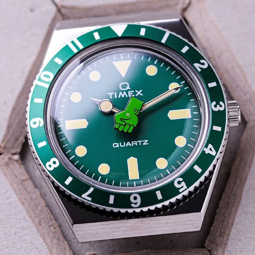 HYPEBEASTさんのインスタグラム写真 - (HYPEBEASTInstagram)「@hypetime: @timex and French creative brand @secondeseconde are continuing the “IYKYK” series which explores playful takes on iconic timepiece nicknames.⁠ ⁠ While the brands themselves haven’t and don’t plan to specifically name the inspirations, part of the if you know you know approach, it’s quite apparent that Episodes 1 and 2 were nods to the Batman and Pepsi nicknames. ⁠ ⁠ For this iteration, the ’70s Q features a green dial, bezel and clinched cartoon fist — in an apparent hat tip to the “Hulk” nickname. On the other hand, the M79 Automatic might be a little bit more of a challenge for the unversed, it features a black and red dial, with a hamburger fixed to the second hand. Each of the watches includes a stainless-steel case and bracelet, as well as a rotating bezel. ⁠ ⁠ Like the first two episodes, each of these watches is limited to an edition of 500 examples. As of now, the timepieces are sold out but check out the images above.⁠ Photo: Timex⁠ ⁠」10月29日 6時55分 - hypebeast