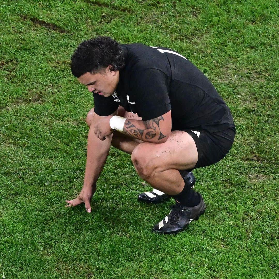 ラグビーワールドカップさんのインスタグラム写真 - (ラグビーワールドカップInstagram)「1点に泣いた #オールブラックス 🇳🇿  驚異のパフォーマンスで #スプリングボクス をあと一歩のところまで追い詰めました。  #ラグビーワールドカップ2023 #RWC2023 | #NZLvRSA #RWCFinal」10月29日 7時30分 - rugbyworldcupjp