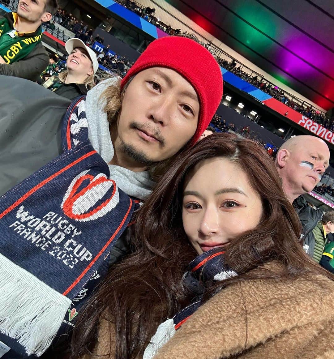 Reikaのインスタグラム：「Rugby World Cup finals  South Africa vs New Zealand   What an amazing match🏉 熱気が半端なかった🙌🙌 歴史的瞬間にいれて最高でした！ たまたま出張の時期が被って行けてよかった。 神席もありがとうございます😭🙏  応援に力が入りすぎて肩が凝りましたw  #rugbyworldcup2023」