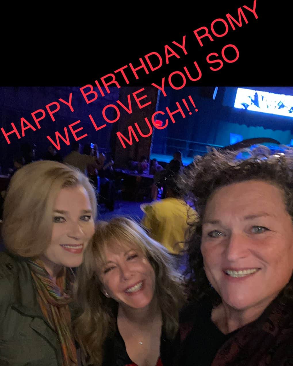 ドット=マリー・ジョーンズのインスタグラム：「HAPPIEST OF BIRTHDAY @romyrosemont  LOVE YOU 🎂🎂🎂❤️ @bridgettcjones @dotmariejones」