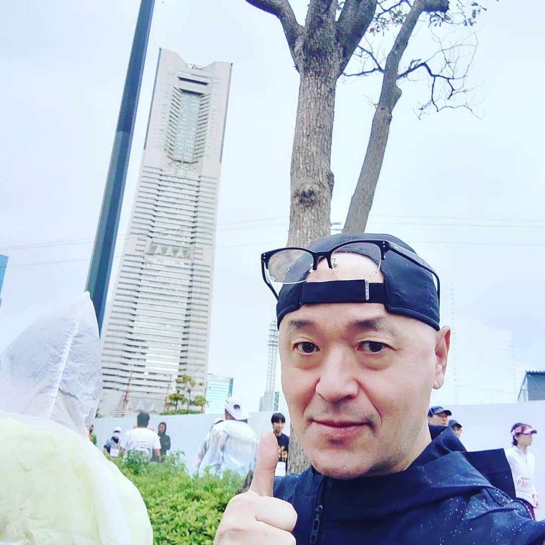 パッパラー河合さんのインスタグラム写真 - (パッパラー河合Instagram)「横浜マラソン、15:00ゴール予定、長い」10月29日 7時58分 - papala_kawai