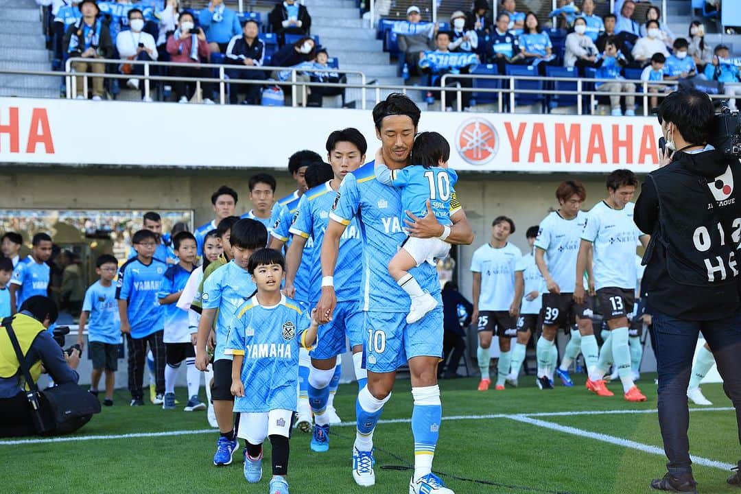 山田大記さんのインスタグラム写真 - (山田大記Instagram)「スタジアムの一体感最高でした。 大好きな仲間たちと最後に笑えるように、残りの試合全力を尽くします。絶対昇格しよう！」10月29日 8時15分 - hiroki_yamada_official