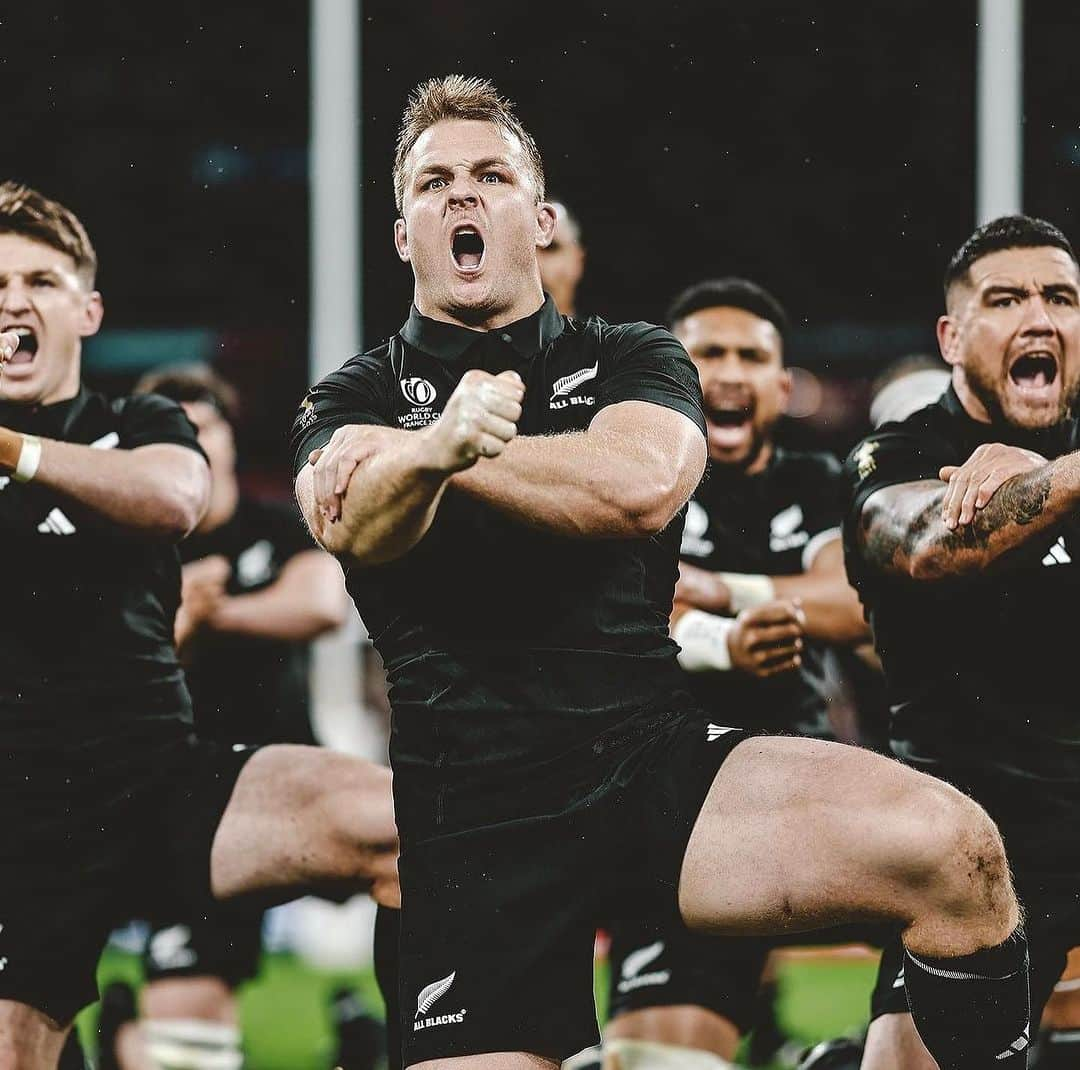 ダニエル・カーターのインスタグラム：「Unbelievably proud of our boys @allblacks for the passion and commitment they showed throughout this RWC. Tonight just wasn't our night, but the journey speaks volumes of our spirit and dedication. Outstanding efforts all around. Congrats to South Africa on the win.」