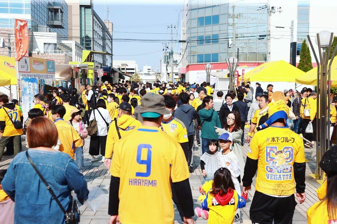 ベガルタ仙台のインスタグラム：「HOMEGAME PHOTO 明治安田生命J2 第40節 10/28 SAT 14:00 vs レノファ山口FC 1-1  ご来場、応援ありがとうございました。」