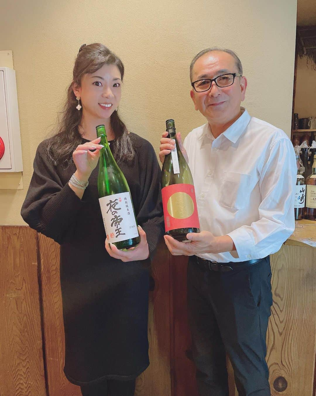 大津弥生のインスタグラム：「. . #大津弥生のおんな酒場放浪記  蔵元を囲んだ日本酒の会編① . 日本酒好きが集う大森の隠れた名店で、藤井酒造の龍勢が飲み放題という素敵な会に参加して参りました🍶 . @torikushikappoukazu  @ryusei_sake  . 日本酒好きが、50名ほど集まった盛会です🍶 . 日本酒に合うおつまみ10数種類を頂きました😋 . 龍勢を楽しむ会 おしながき . 🥢先付 自家製スモークサーモン  帆立貝昆布〆の手毬寿司 鶏清湯スープ  焼葱  生姜汁 壬生菜と焼椎茸の浸し . 🥢向付 戻り鰹炙り 花酒盗 サラダ仕立 . 🥢蒸物 へ鯛かぶら蒸し 蕪葉あん 紅葉麩 銀杏 振り柚子 . 🥢串焼 大山鶏串焼き レバー・ささみ・椎茸 . 🥢揚物 鱈白子豆腐揚げ出し 万能葱 えのき茸 . 🥢酒肴 ふぐ皮の煮凍り かきのコンフィ  飛魚のなめろう . 🥢食事 冷なめこそば 大根おろし . どれも日本酒にピッタリで、丁寧なお味でした😋 . 藤井酒造の藤井社長とお店のオーナー自らが注いでくださる日本酒は 🍶龍勢 涼風生生 🍶龍勢 冷やおろし 山田錦 🍶夜の帝王 🍶龍勢 冷やおろし 雄町 🍶龍勢 初しぼり 八反錦 🍶無銘 🍶龍勢 番外編  と盛り沢山🍶🤤🍶 . 日本酒の会は定期的に開催されているそうで、美味しいお料理と日本酒を楽しめるので、是非行ってみてください✨ . 🍶 鶏串割烹 和🍶 東京都大田区山王3-29-3 1F～2F 050-5872-1510 . #鶏串割烹和 #大森グルメ #大森居酒屋 #大森焼鳥 #大田区グルメ #日本酒 #日本酒女子 #日本酒男子 #日本酒居酒屋 #日本酒好きな人と繋がりたい #日本酒イベント #日本酒好き #日本酒ペアリング #日本酒タグラム #日本酒🍶 #日本酒で乾杯 #日本酒ラベル #寿司 #焼き鳥 #sake #japanesesake #🍶 #sushi #yakitori #酒場 #酒場放浪記 #龍勢 #広島 #hiroshima」