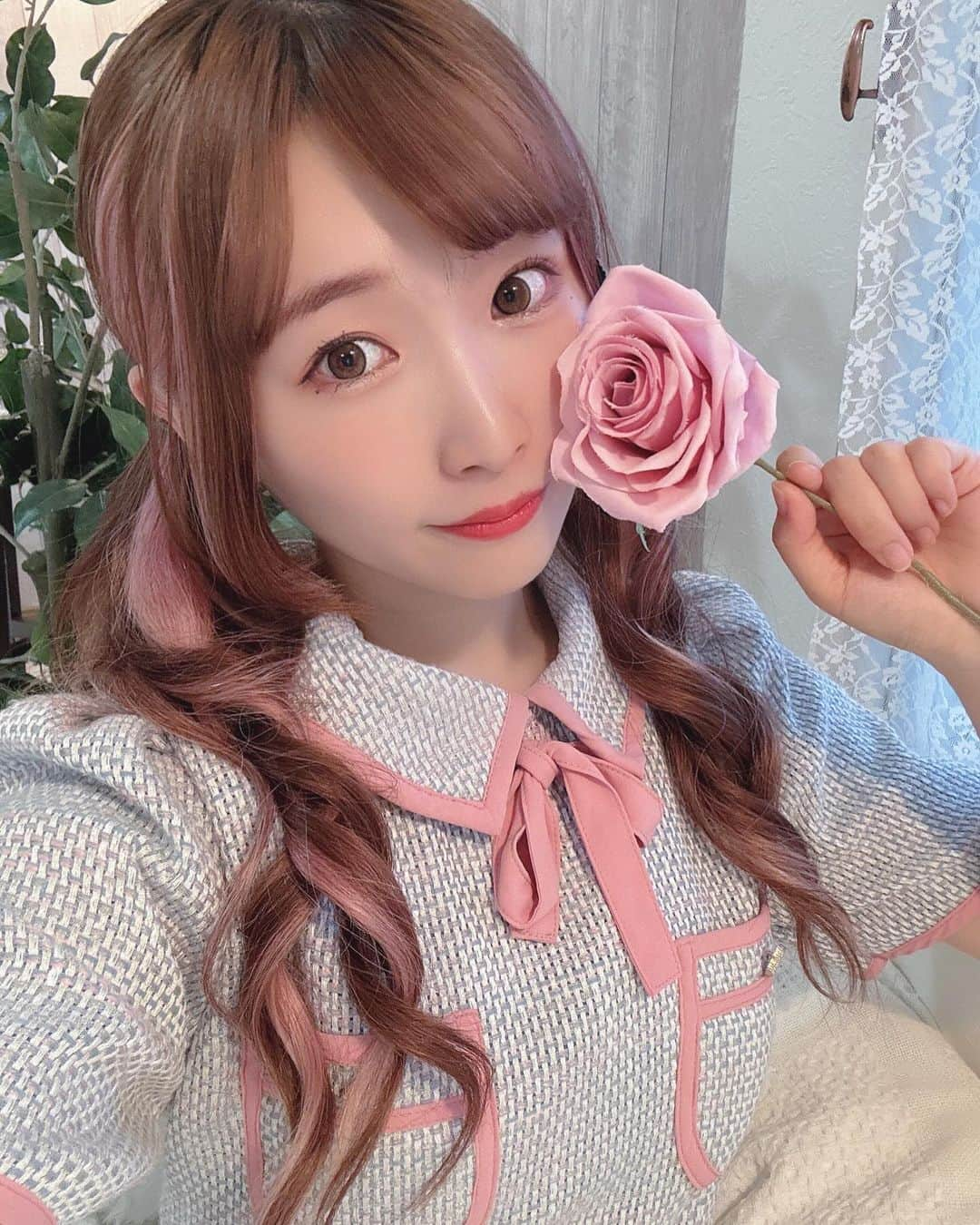 平野友里（ゆり丸）のインスタグラム：「💐  すき、きらい、す？♡  ・ ・ ・ ・  #アイドル #idol #ゆり丸 #平野友里 #ツインテール #ツインテ #ツインアレンジ  #ツインテールアレンジ #ツインテール女子  #swankiss」