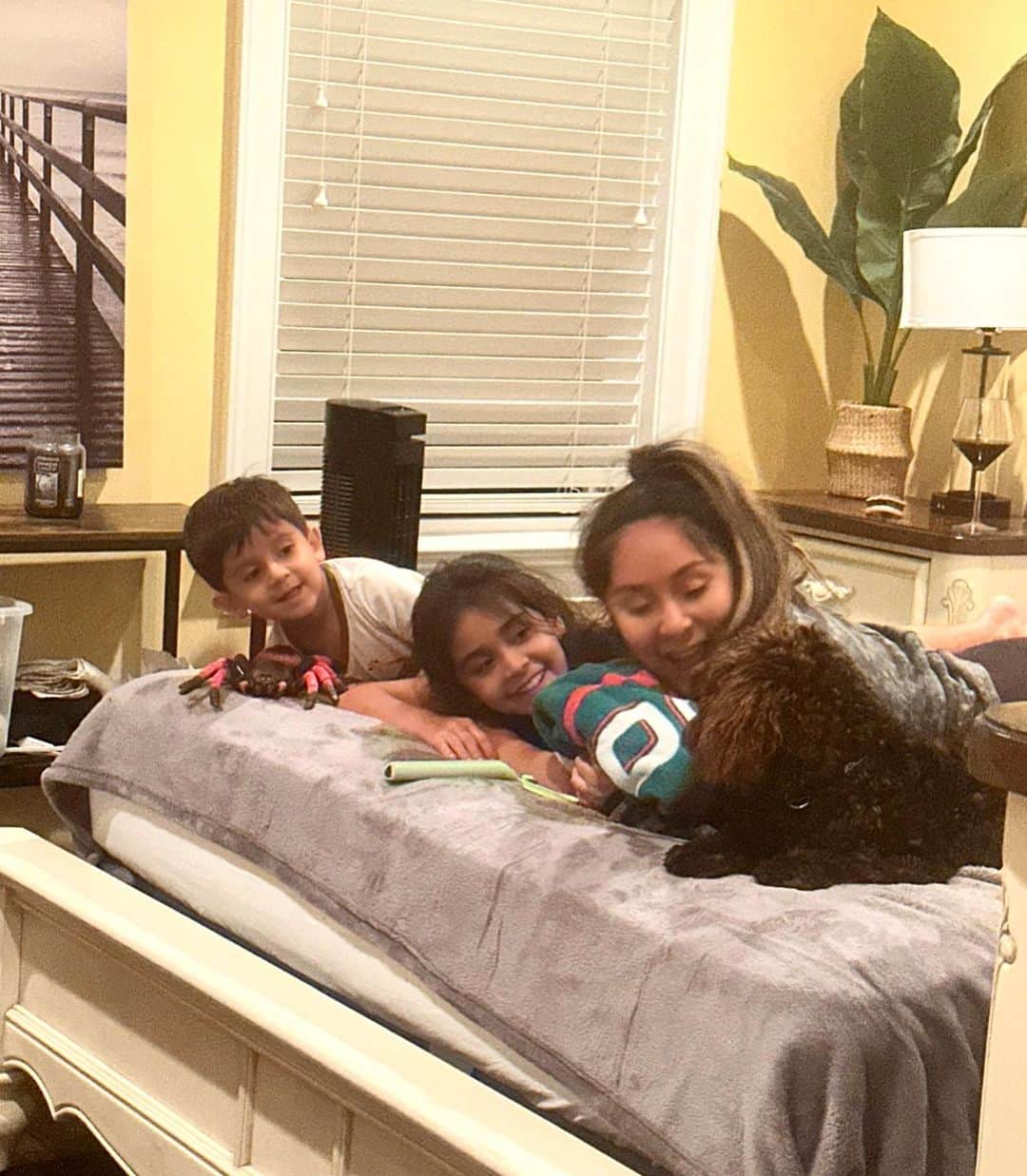 ニコール・ ポリッツィさんのインスタグラム写真 - (ニコール・ ポリッツィInstagram)「Saturday nights 🐾💕」10月29日 9時38分 - snooki