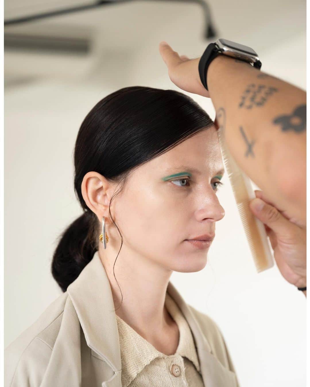 tammychannnのインスタグラム：「Recent work for  @cavezarosso 🪩  Special thanks to @moyamoya2121  Hair/Makeup @naoki_imajo  Model @xeniatelier  Photography @tammychannn」