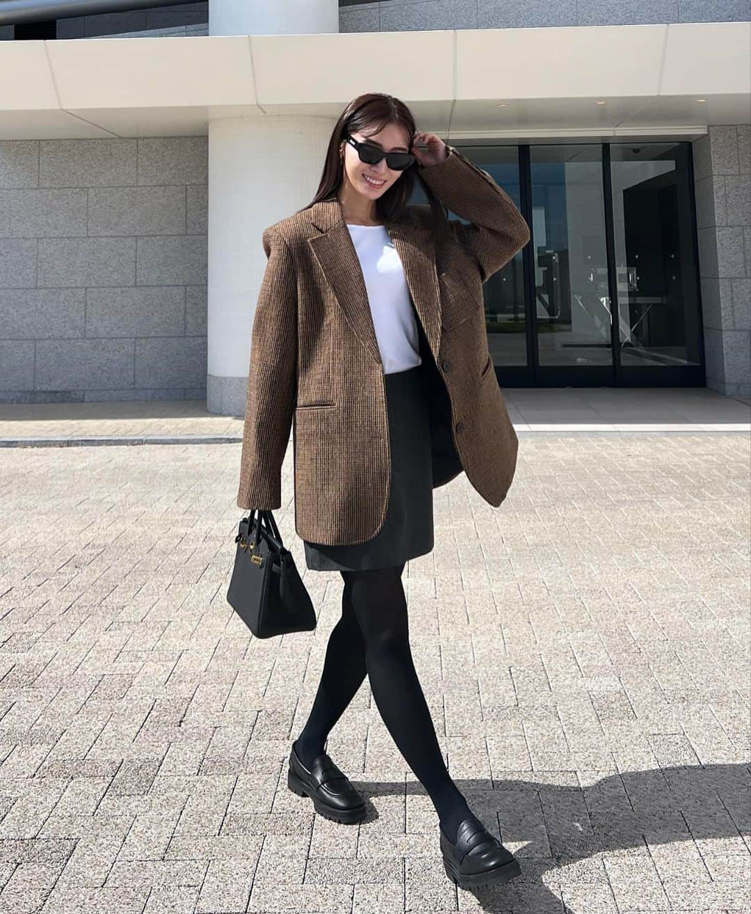 渡邊智子のインスタグラム：「saturday🖤🍂」