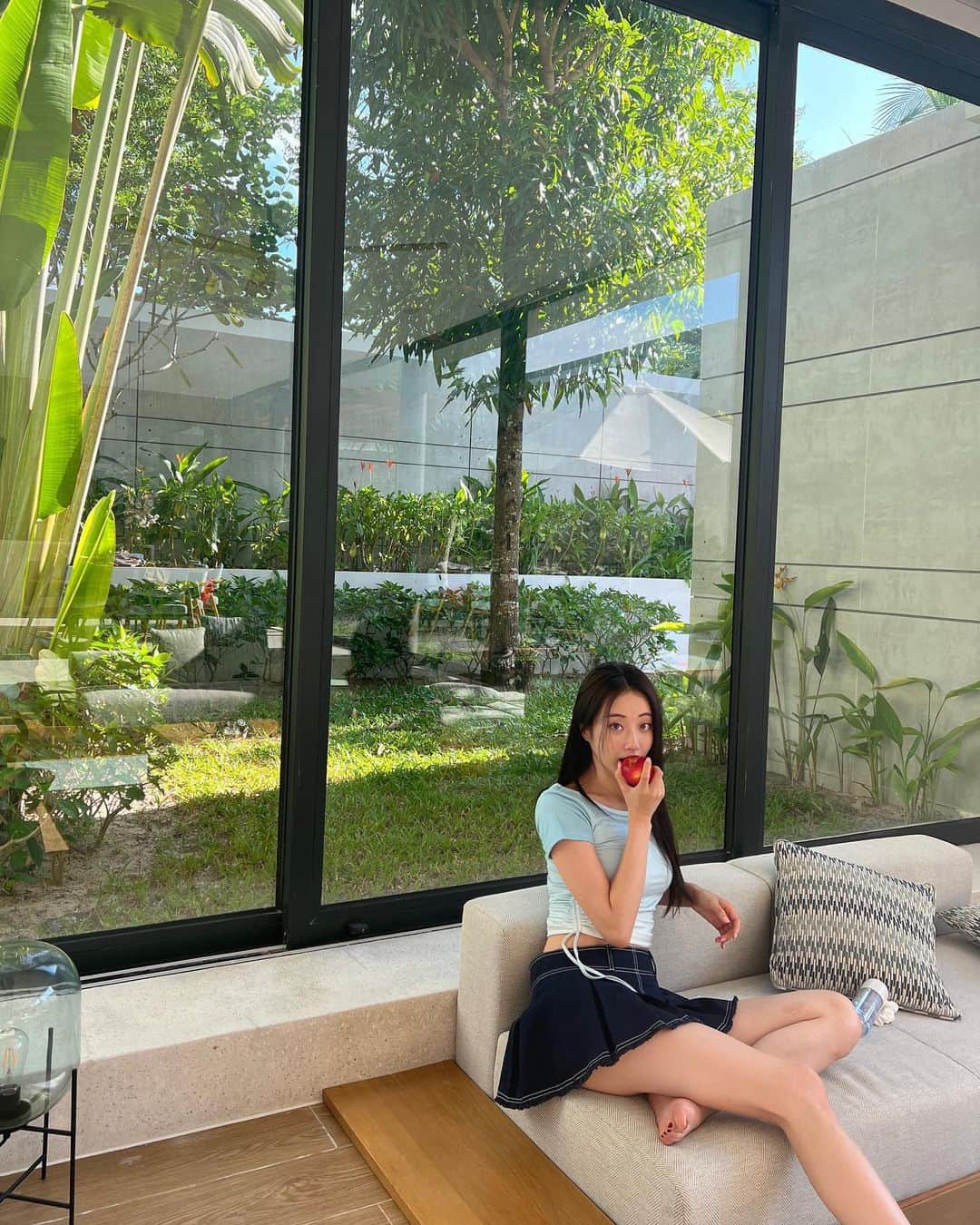 ギョンリ のインスタグラム：「굿모닝🍎」