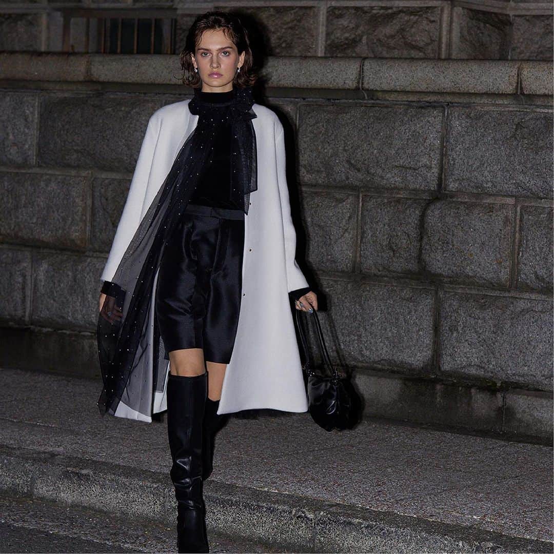 のインスタグラム：「【CATALOG】 ⁡ 2023 WINTER COLLECTION ⁡ coat ¥38,500 pants ¥17,600 ◆11月上旬発売予定 ⁡ cape ¥20,900 tops ¥9,900 ◆発売中 ⁡ プロフィールのリンクより 最新のデジタルカタログをご覧頂けます。 ⁡ ⁡ #CELFORDAW23 #celford #セルフォード」