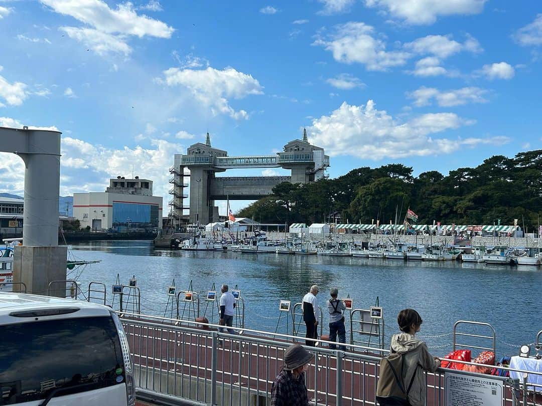 うえたけのインスタグラム：「いきますよ〜 #Sea級グルメ全国大会in沼津 サイコー☝️ 昨日単独ツアーを終えた #さこリッチ を添えて‼️」
