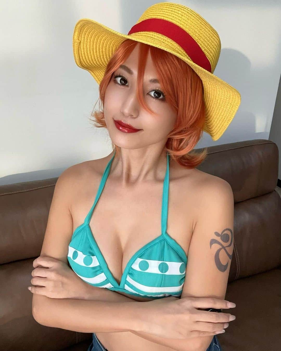 のインスタグラム：「あら… 男を口説くのに許可が必要なの？ byナミ  #ナミ#ナミコスプレ#ワンピース#ワンピースコスプレ#ハロウィン#ハロウィンコスプレ#コスプレ#nami#namicosplay#onepiece#onepiececosplay#cosplay#halloween」