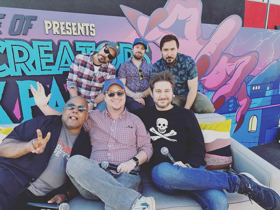 Terry Matalasのインスタグラム：「Trek shenanigans at @revengeof_comics and pinball with @importantscience @marcbernardin @ifyoucantwell @foundinthewild @thecollinkelly!」