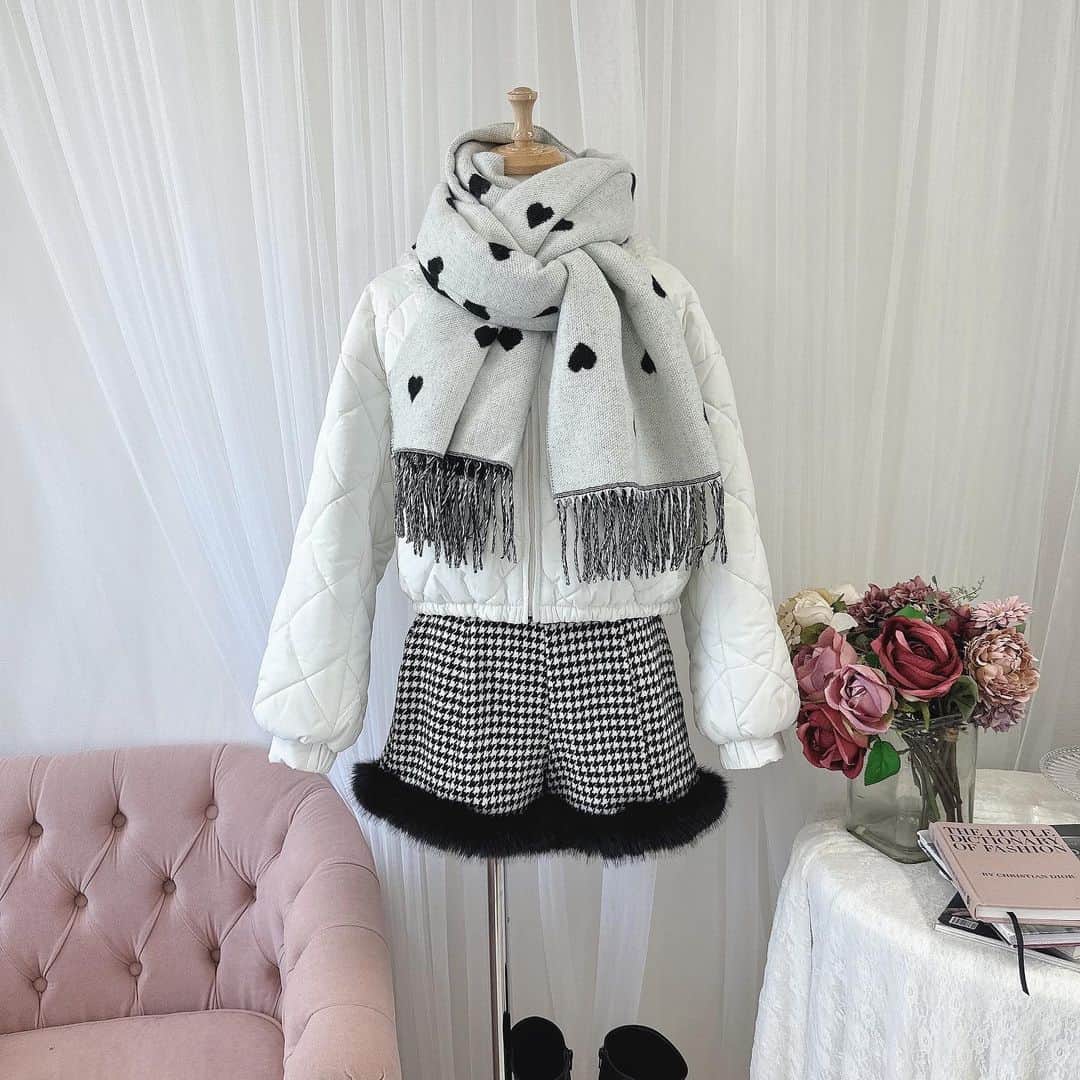 evelynさんのインスタグラム写真 - (evelynInstagram)「winter collection♡ ㅤㅤㅤㅤㅤㅤㅤㅤㅤㅤㅤㅤㅤ \ 11月上旬入荷予定 / #アシメ柄ロングSK ¥8,900 【CK/PI/BK】 ㅤㅤㅤㅤㅤㅤㅤㅤㅤㅤㅤㅤㅤ #evelyn #エブリン」10月29日 10時52分 - evelyn.official