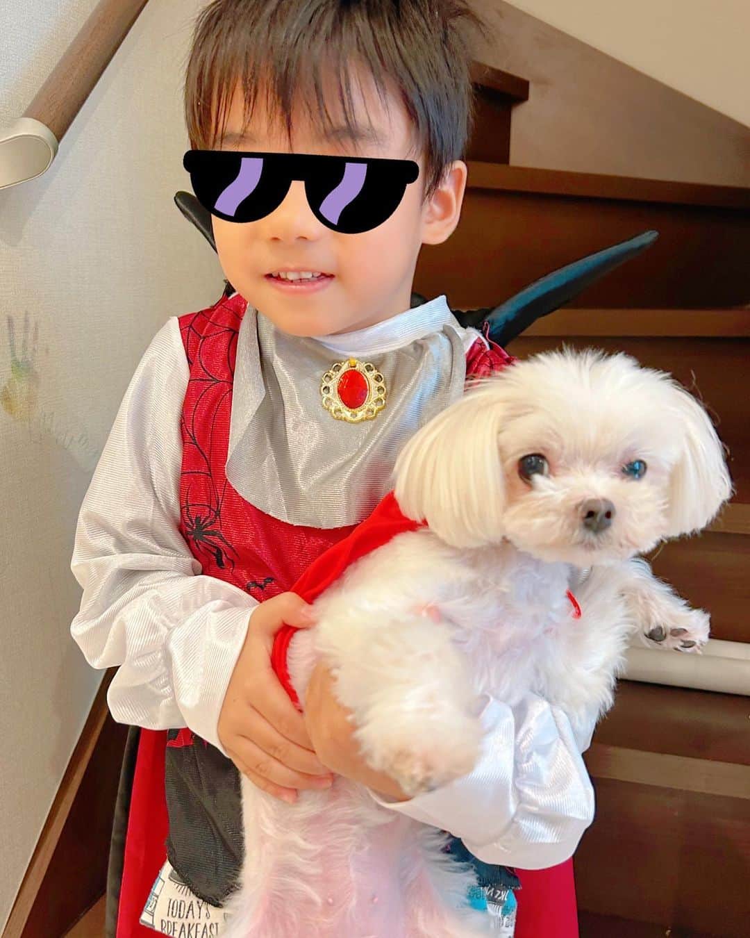 保田圭さんのインスタグラム写真 - (保田圭Instagram)「幼稚園でハロウィンイベントがあったので 息子は張り切ってヴァンパイアに変身✨  ヴァンパイアを選んだところも なんだかちょっと成長を感じる😆  そしてイベントの後は お友達ファミリーとまた『ざうお』  どんだけ ざうお好きなんだよ💕笑  すごく楽しいけど 伊勢海老とかいっぱい釣られたら お会計大変なことになっちゃうから 鯵でお願いします😅🙏」10月29日 11時02分 - keiyasuda1206