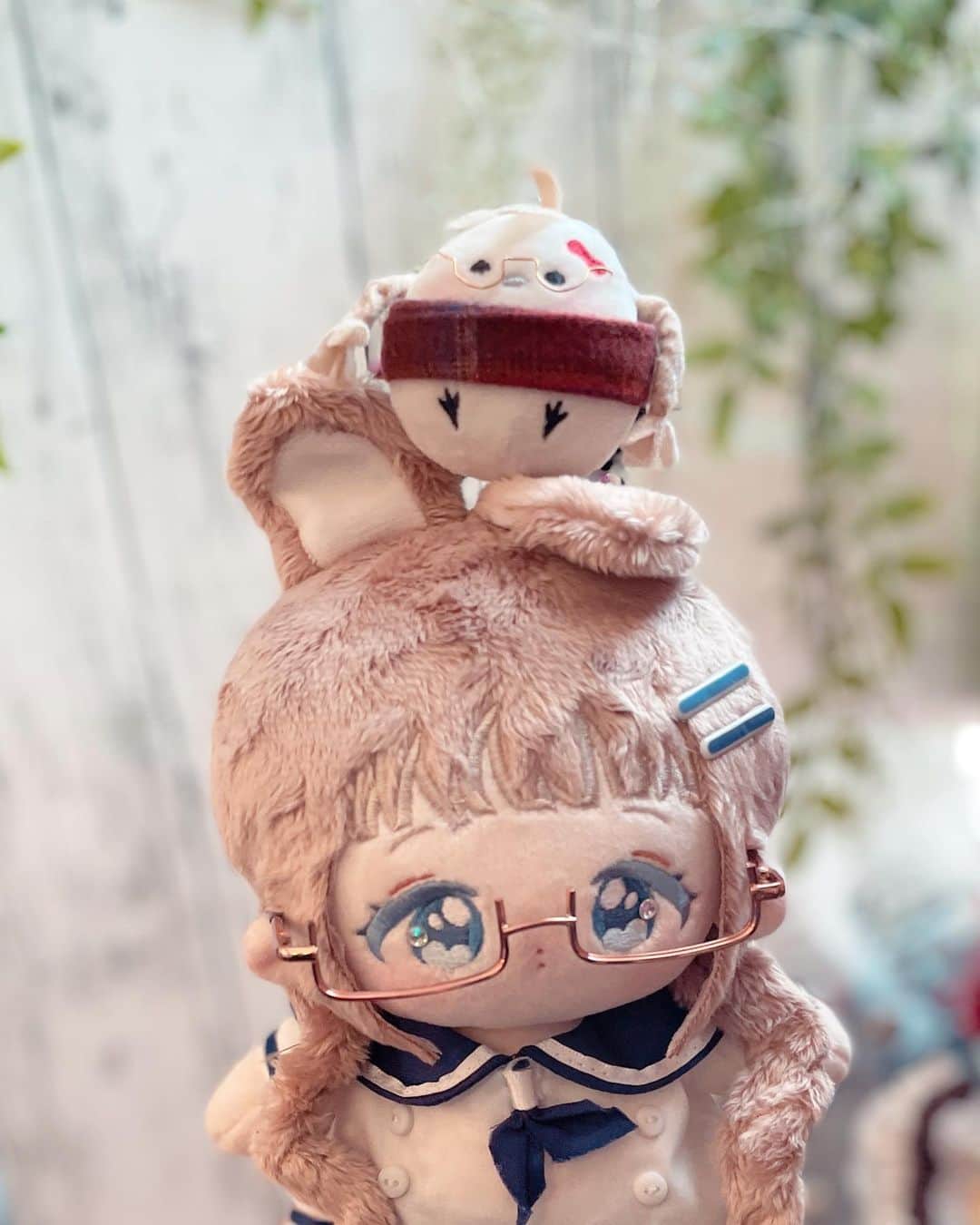 此ノ木よしるのインスタグラム：「🐦👓  #無属性ぬいぐるみ #20cmぬいぐるみ #棉花娃娃 #人形」