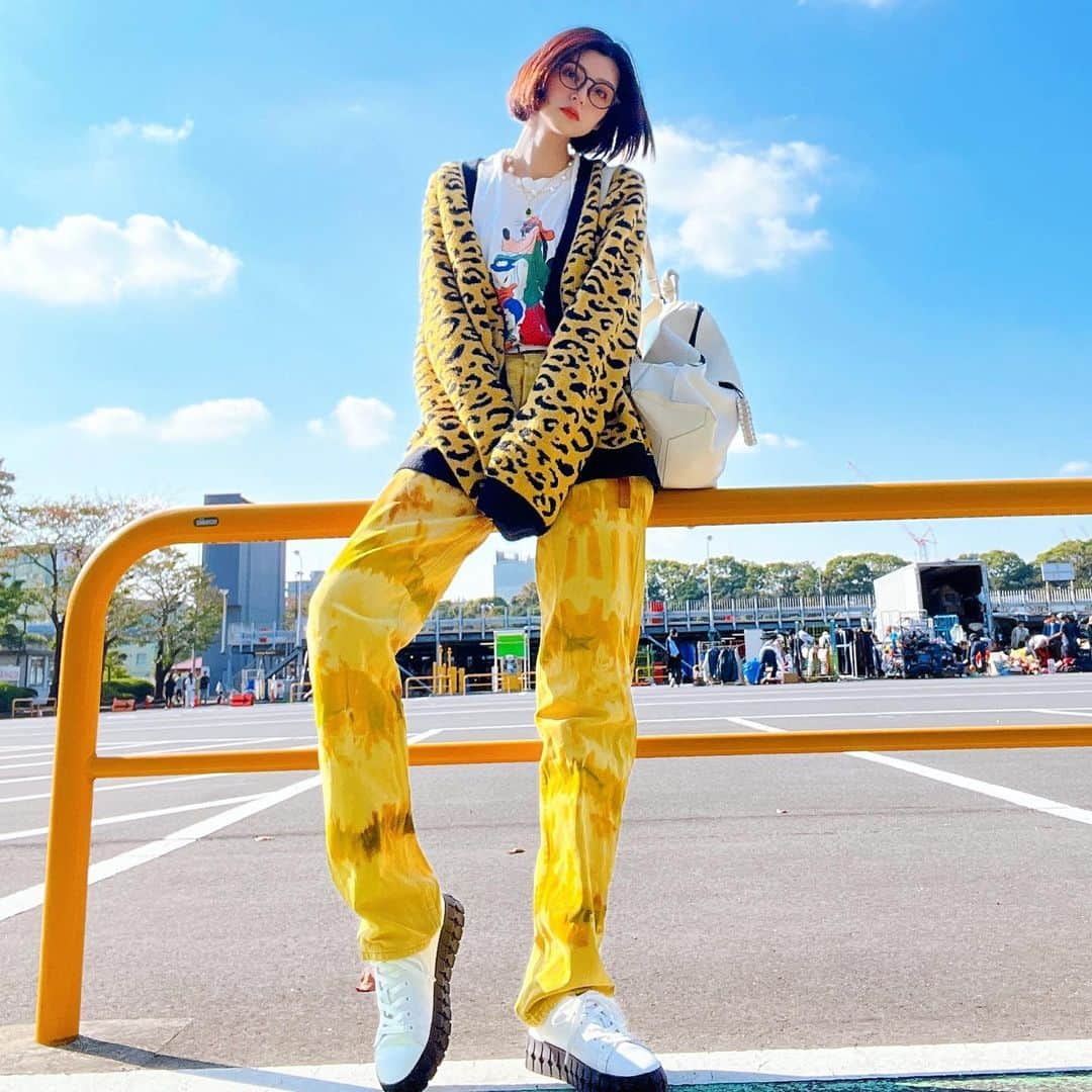 石井美絵子さんのインスタグラム写真 - (石井美絵子Instagram)「韓国で買ったNIKEカーディガン🐆 NO NAMEのスニーカー初めて履いた日🤍 程よい厚底が良い👟🫶  outer #nike  top #古着  denim #古着 #フリマ  sneaker #noname #nonameshoes  ーーーーー #古着 #古着コーデ #古着ファッション #古着女子 #古着好き #古着mix #古着mixコーデ #カラーコーデ #カラフルコーデ #カラー好き #カラフルファッション #カラフル好き #派手好き #派手服 #派手コーデ #fashiongram #vintagefashion #vintagelover #colorfulfashion #ミカコのフク」10月29日 22時00分 - mikako.ishii