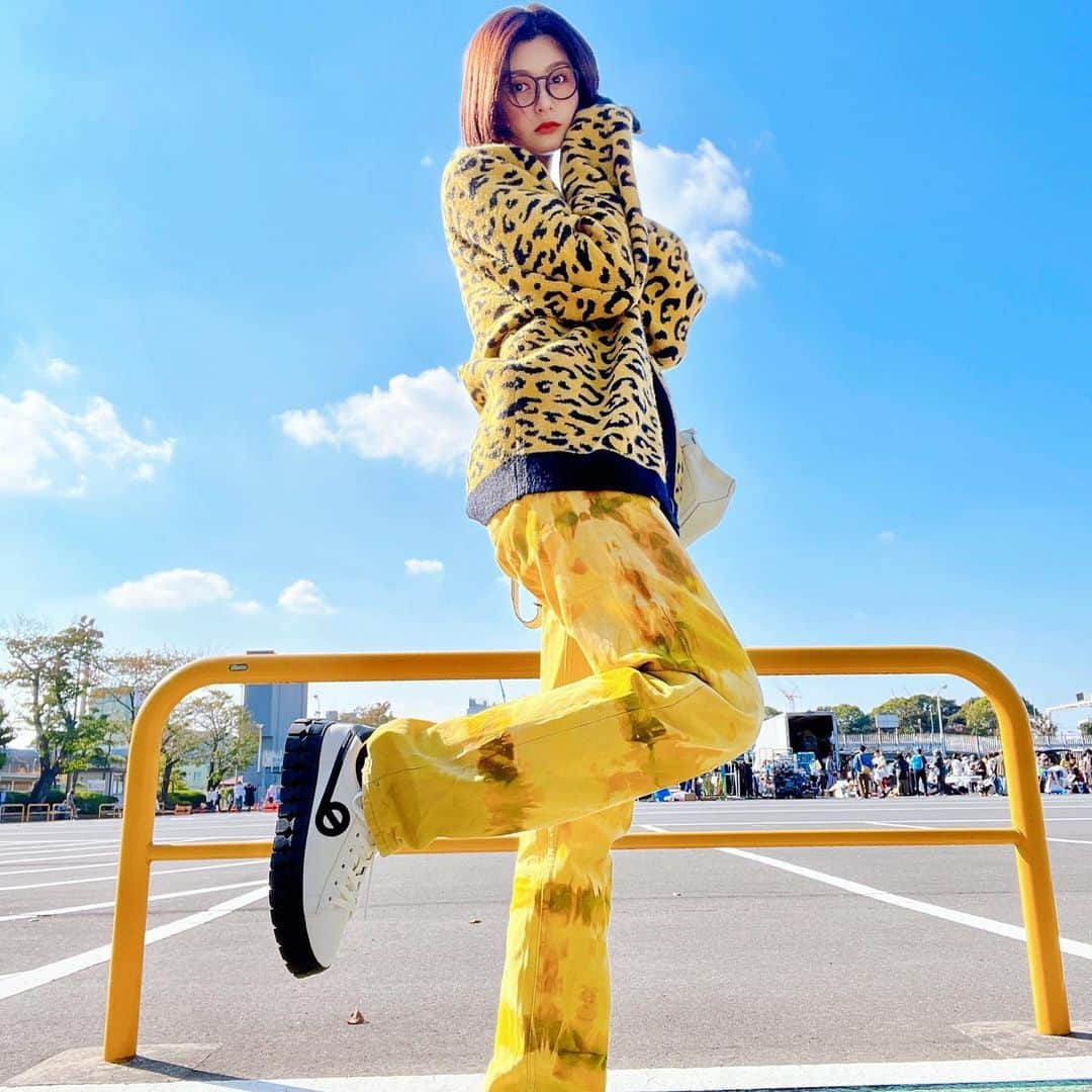 石井美絵子さんのインスタグラム写真 - (石井美絵子Instagram)「韓国で買ったNIKEカーディガン🐆 NO NAMEのスニーカー初めて履いた日🤍 程よい厚底が良い👟🫶  outer #nike  top #古着  denim #古着 #フリマ  sneaker #noname #nonameshoes  ーーーーー #古着 #古着コーデ #古着ファッション #古着女子 #古着好き #古着mix #古着mixコーデ #カラーコーデ #カラフルコーデ #カラー好き #カラフルファッション #カラフル好き #派手好き #派手服 #派手コーデ #fashiongram #vintagefashion #vintagelover #colorfulfashion #ミカコのフク」10月29日 22時00分 - mikako.ishii