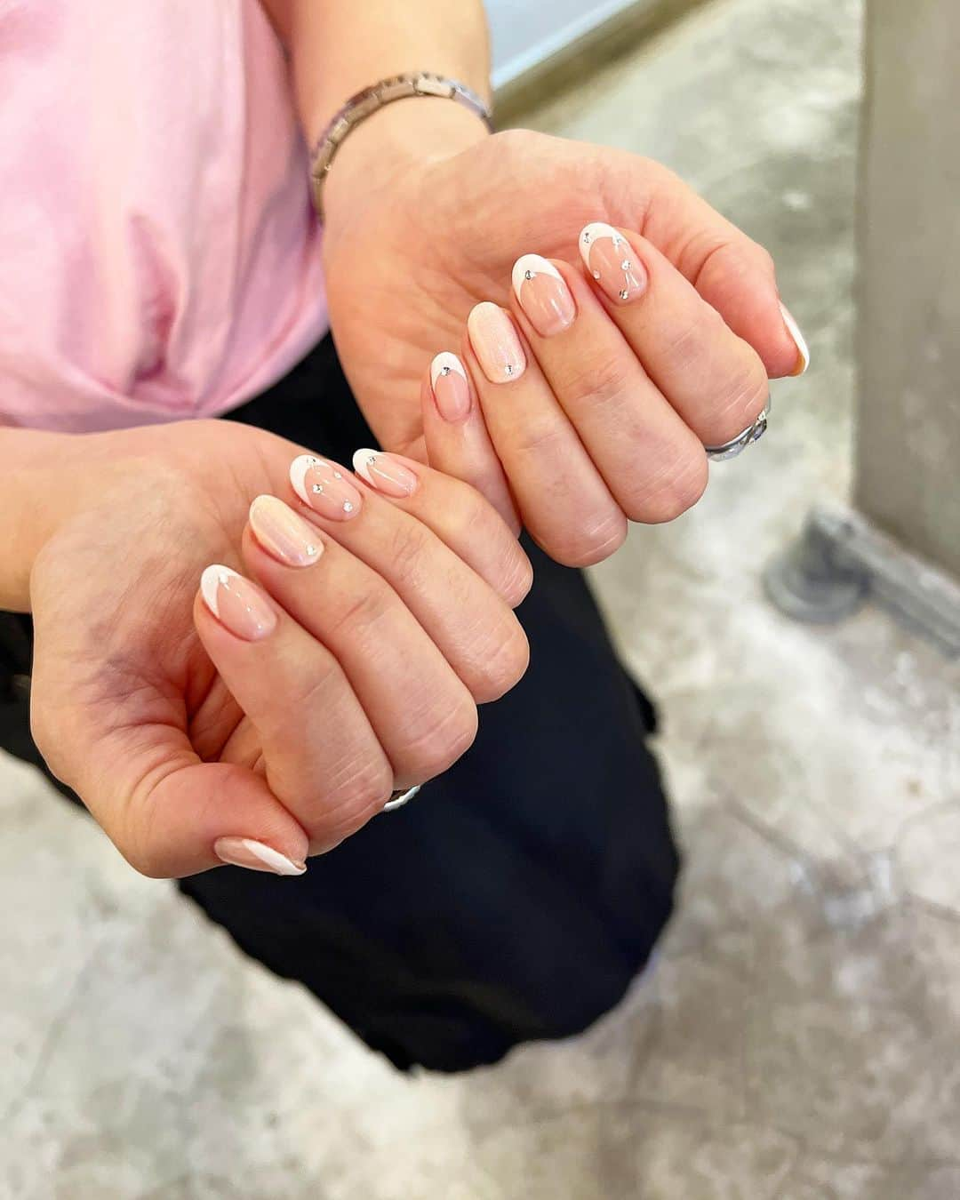 Kana Kobayashiのインスタグラム：「#フレンチネイル #白フレンチ #シンプルネイル #ネイル #nail #basic」